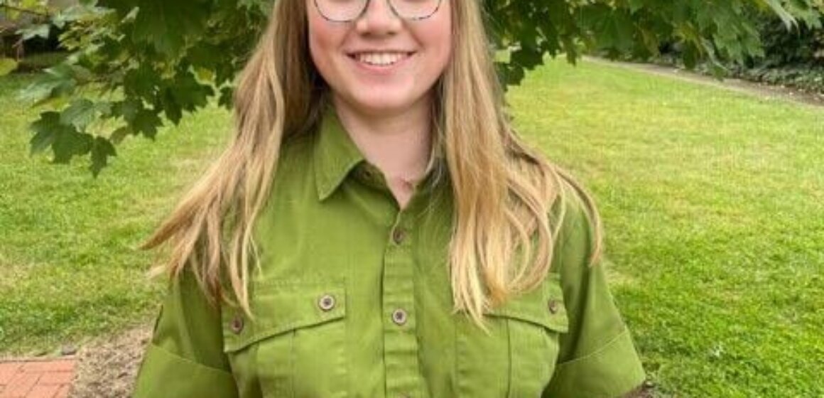 Zoe Receives the Bowdoin book award