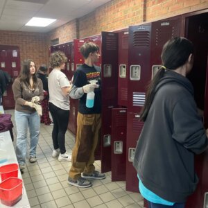 CS - Rescue Mission - 17 Students Volunteering at the Rescue Mission