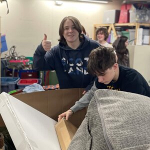 CS - Rescue Mission - 32 Students Volunteering at the Rescue Mission