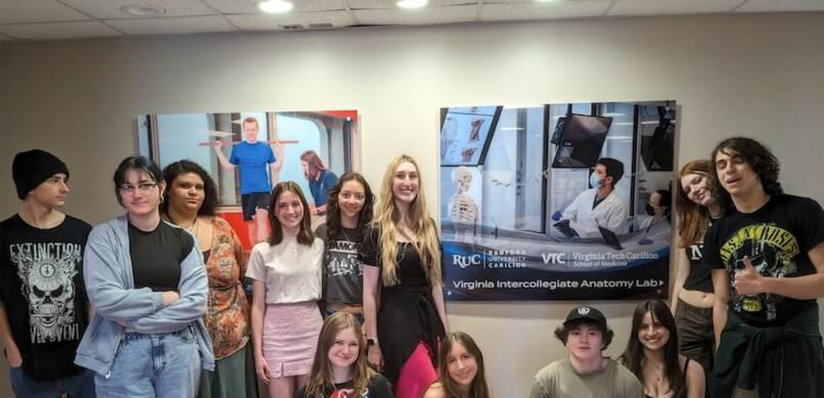 Anatomy Class visits VTCSOM