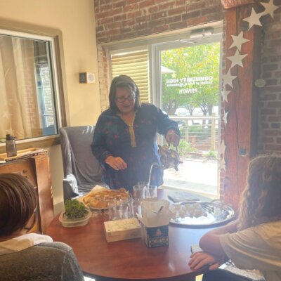 Lunch Tea - 1 Pouring French Tea